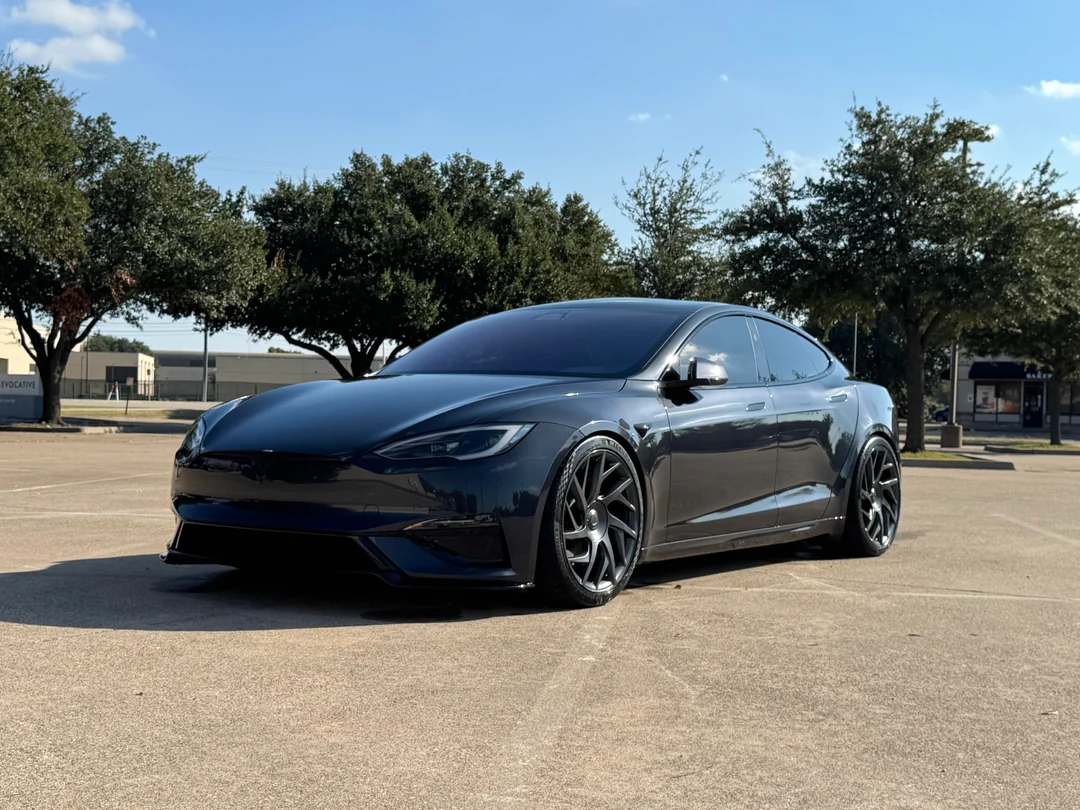 Model S Plaid